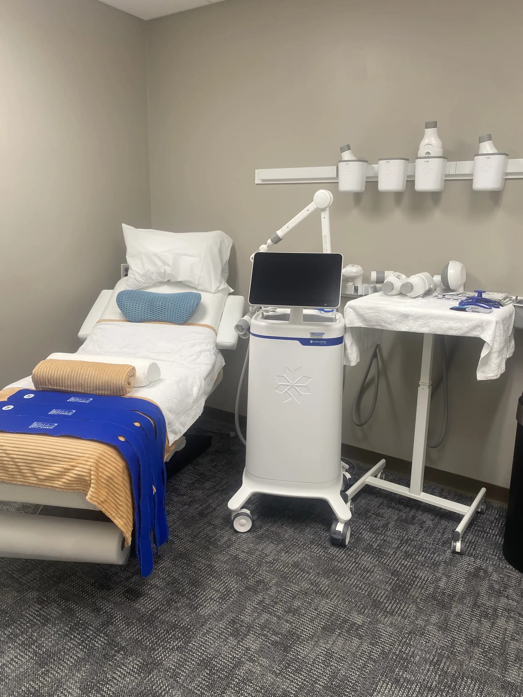 CoolSculpting Elite system and applicators in the WellForm MD treatment room