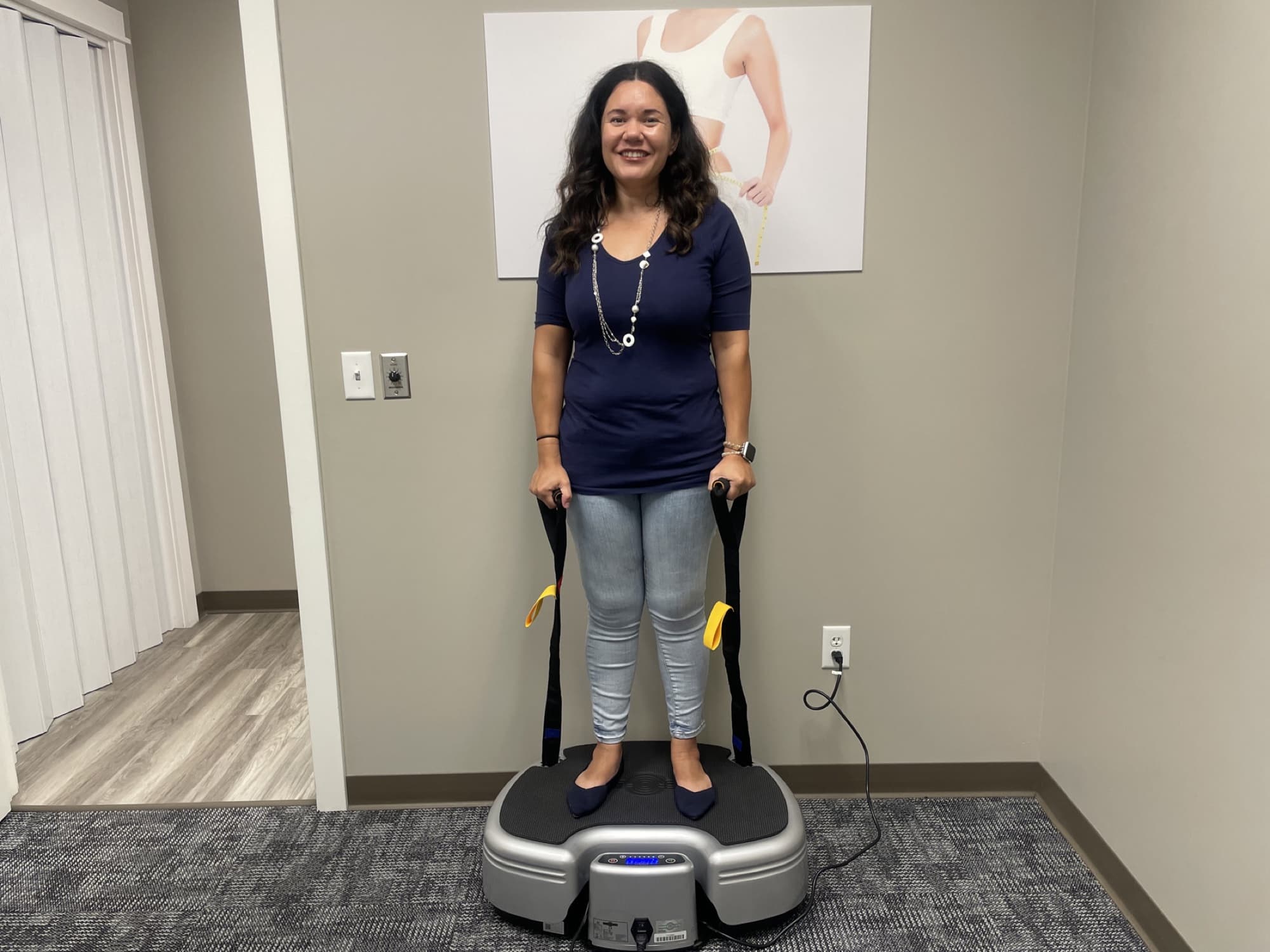 Patient using the Power Plate at WellForm MD