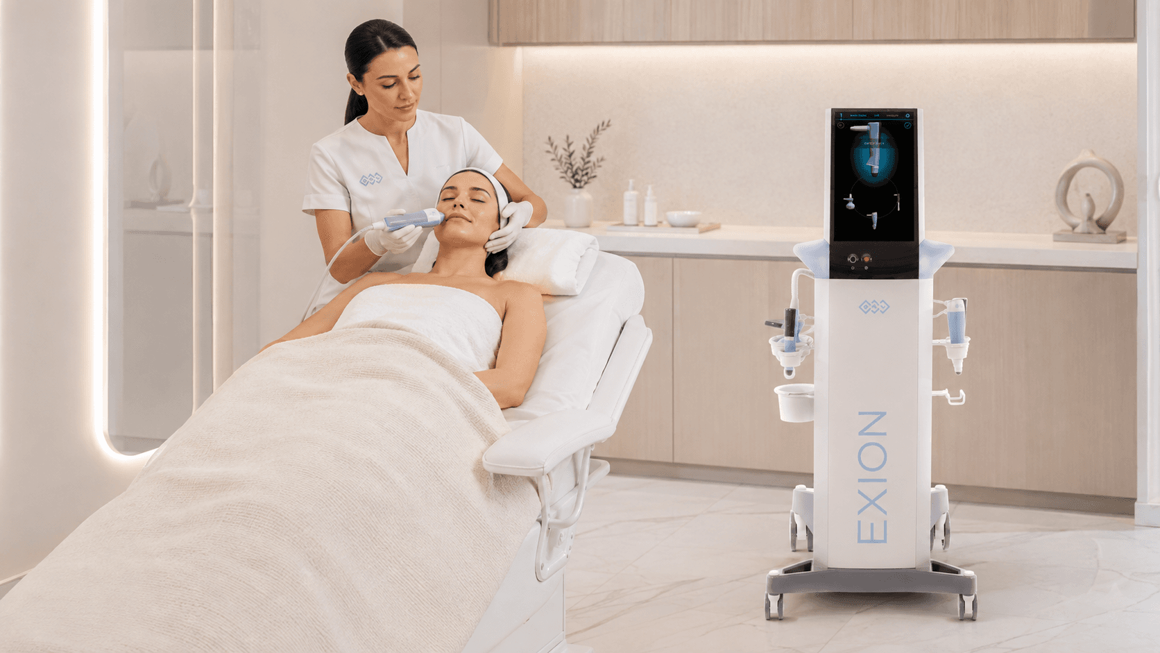 A cosmetic skin treatment with the EXION device in a bright treatment room